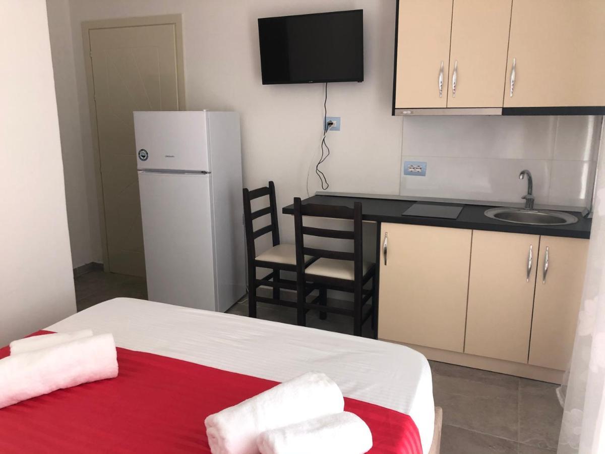 Elton Tafa Guesthouse Ksamil Esterno foto