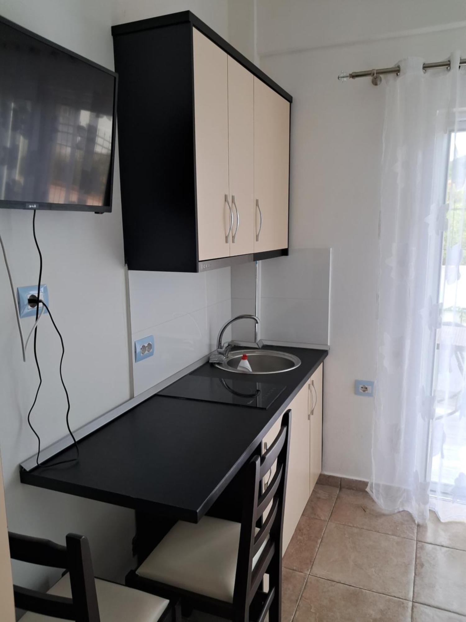 Elton Tafa Guesthouse Ksamil Esterno foto