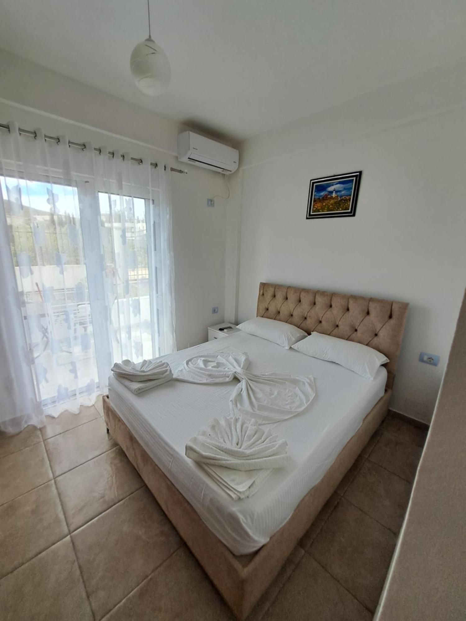 Elton Tafa Guesthouse Ksamil Esterno foto