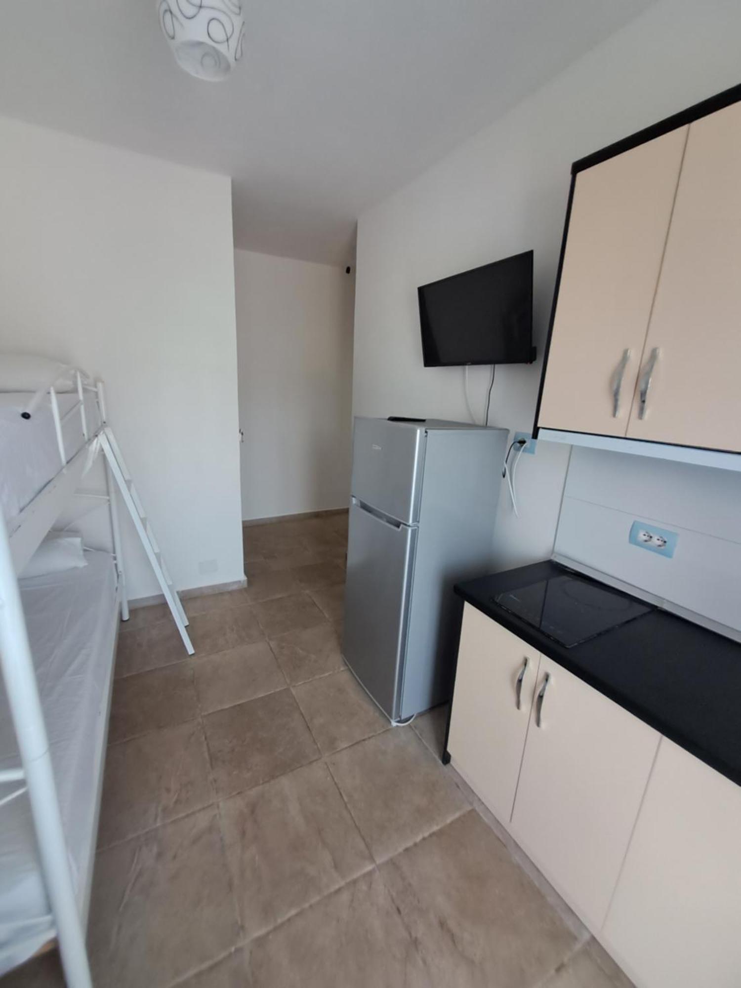 Elton Tafa Guesthouse Ksamil Esterno foto